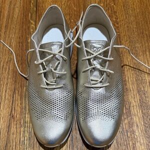 Cole Haan Stylish Gold Lace-Up Shoes, Sz 9-1/2